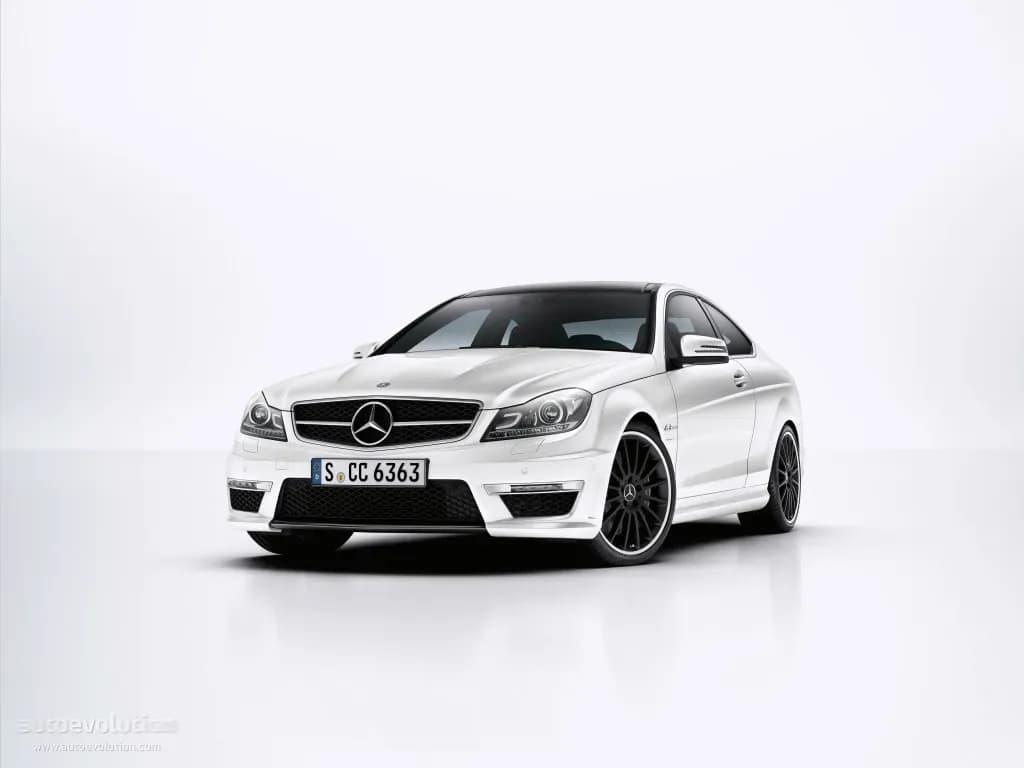 MERCEDES-BENZ-C-Klasse-Coupe-AMG