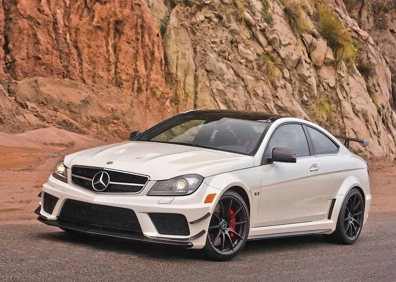 MERCEDES-BENZ-C-Klasse-Coupe-AMG