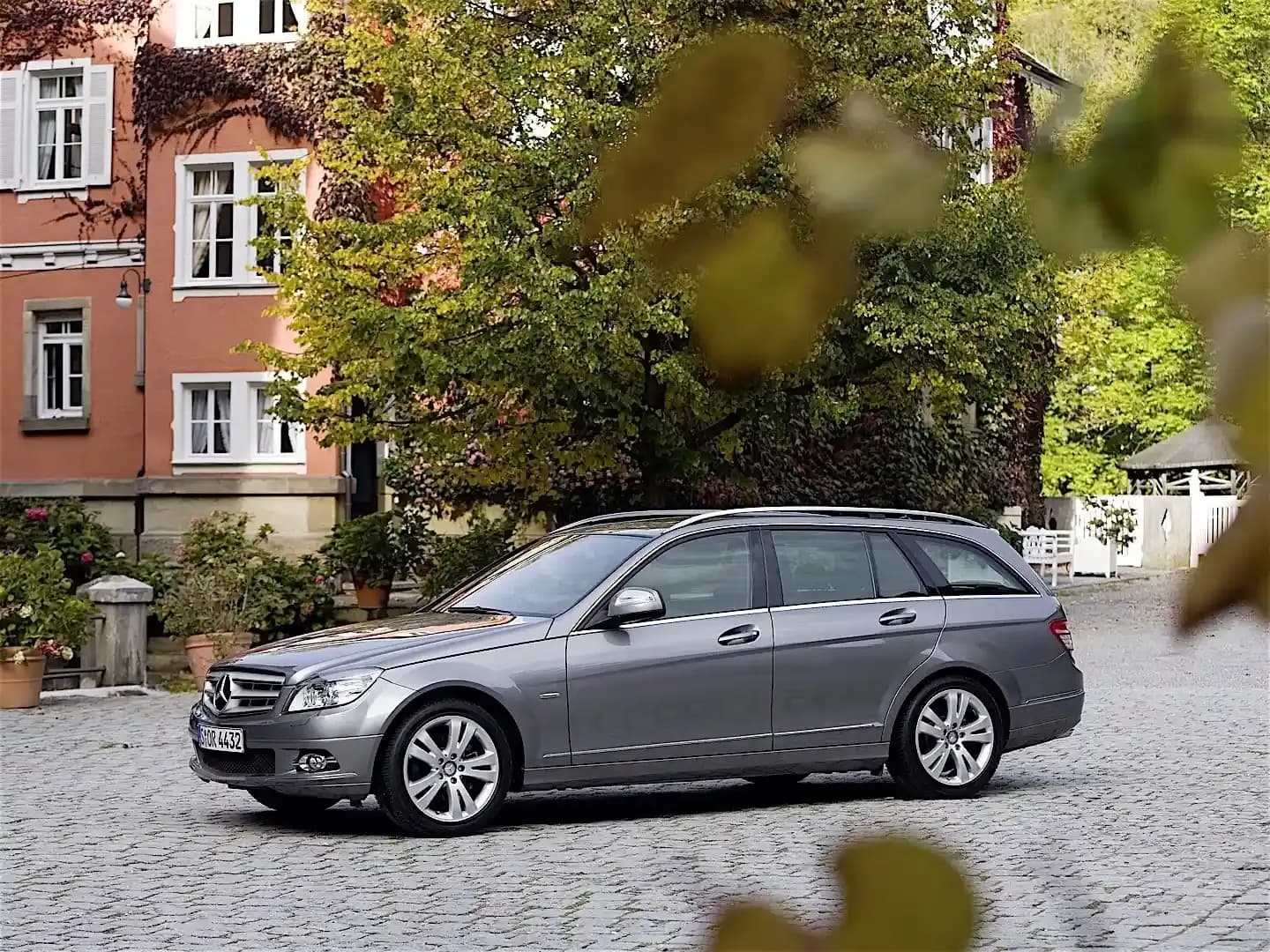 MERCEDES-BENZ-C-Klasse-T-Modell