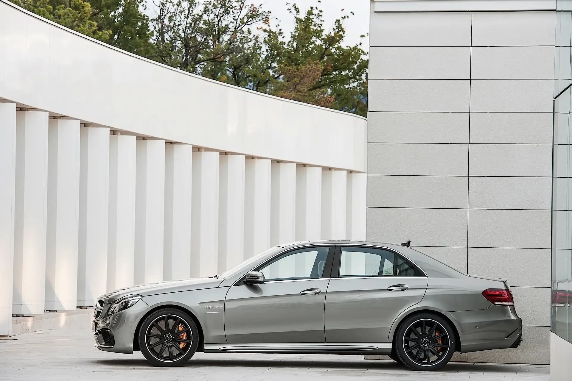 MERCEDES-BENZ-E-Klasse-AMG