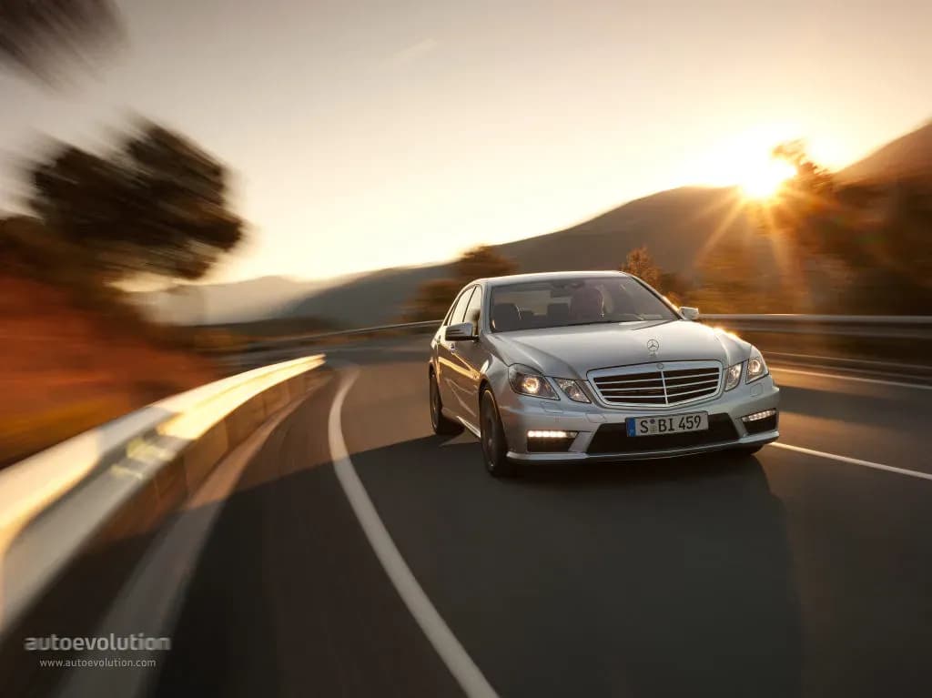MERCEDES-BENZ-E-Klasse-AMG