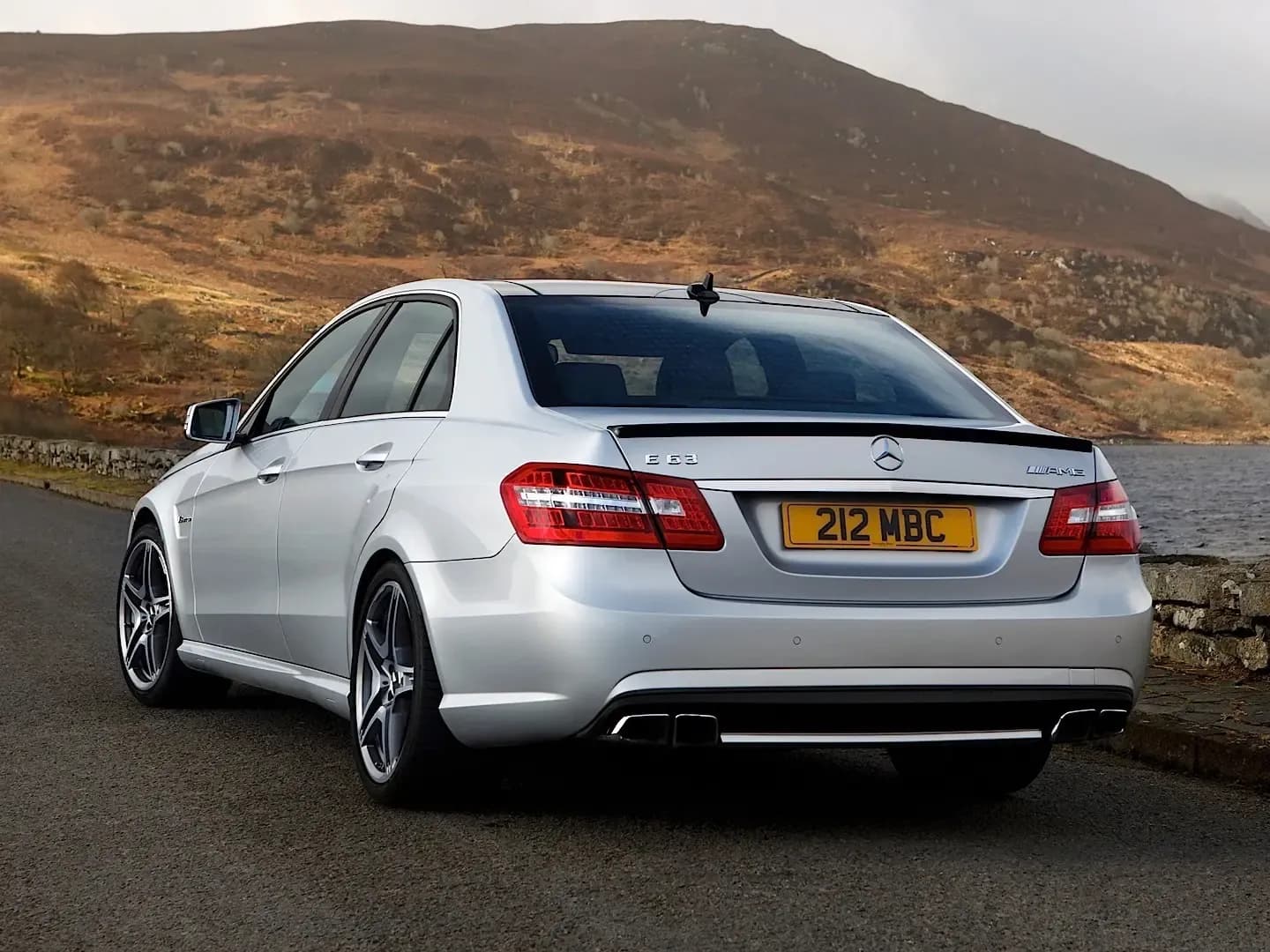 MERCEDES-BENZ-E-Klasse-AMG