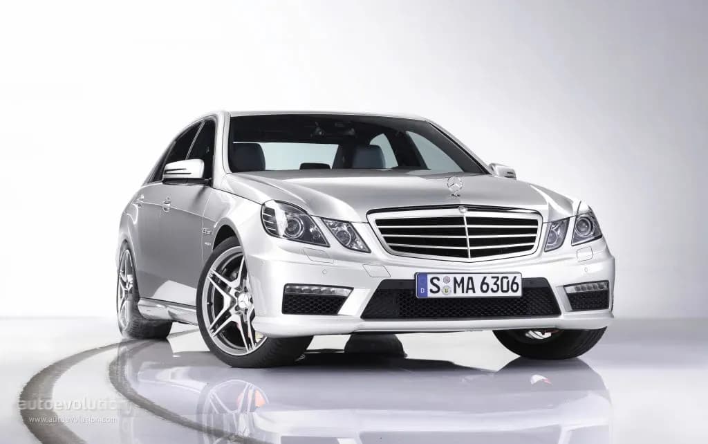 MERCEDES-BENZ-E-Klasse-AMG