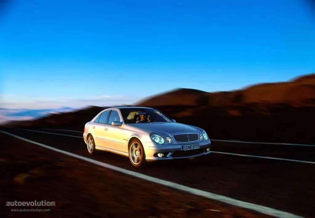 MERCEDES-BENZ-E-Klasse-AMG