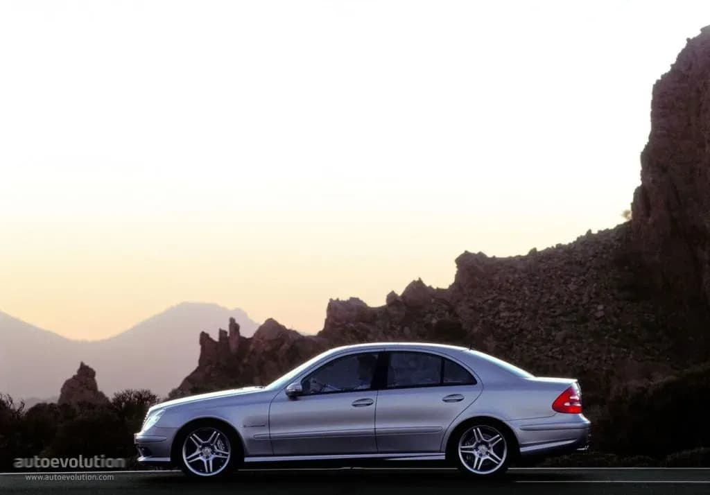 MERCEDES-BENZ-E-Klasse-AMG