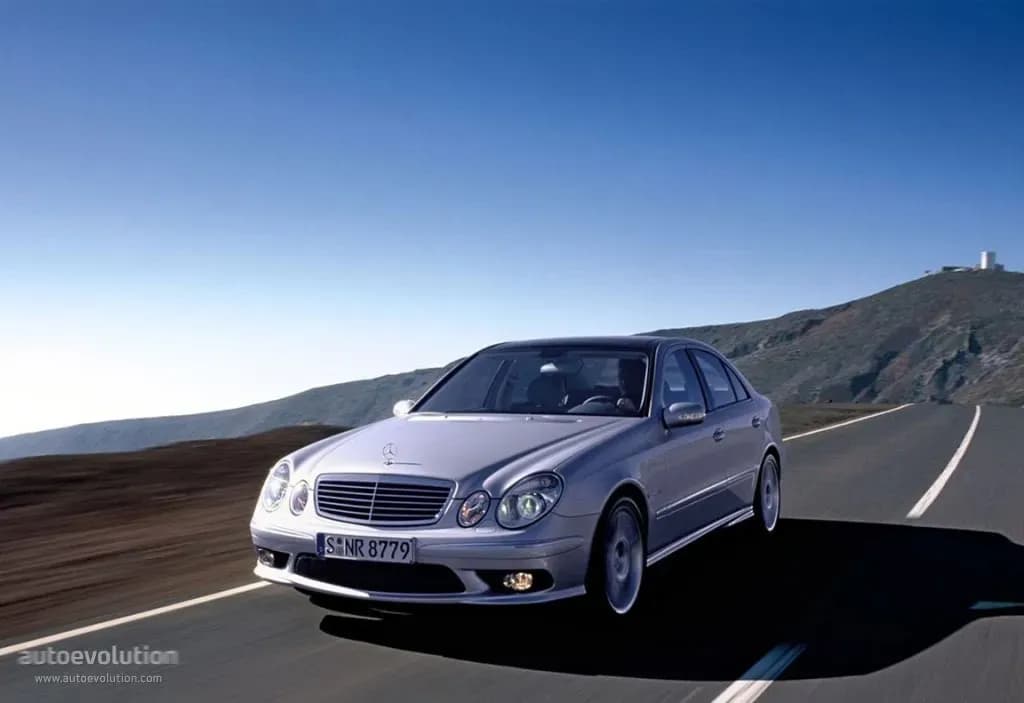MERCEDES-BENZ-E-Klasse-AMG