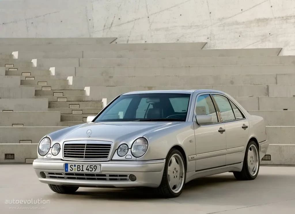 MERCEDES-BENZ-E-Klasse-AMG