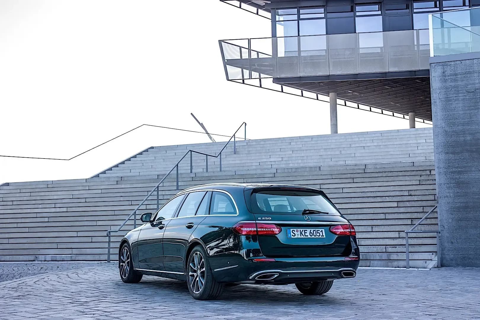 MERCEDES-BENZ-E-Klasse-T-Modell