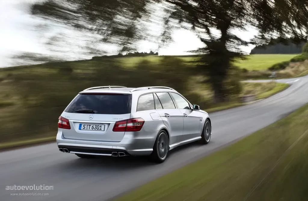 MERCEDES-BENZ-E-Klasse-T-Modell-AMG