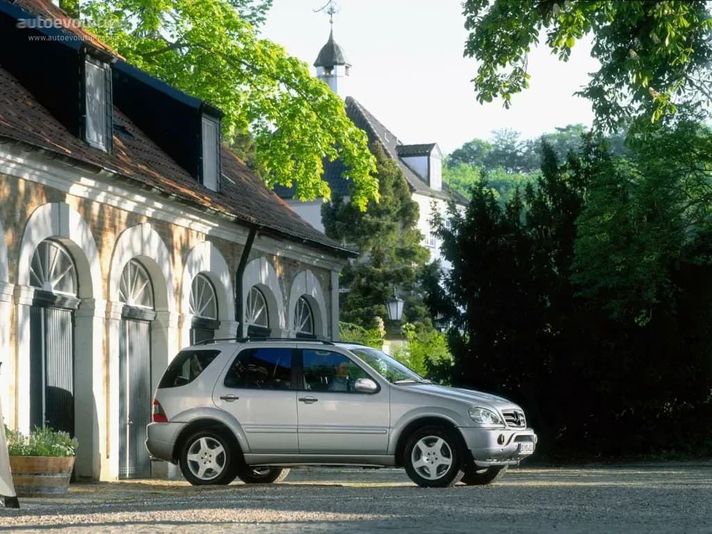 MERCEDES-BENZ-M-Klasse-AMG
