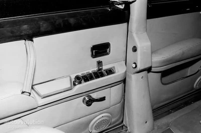 MERCEDES-BENZ-Pullman
