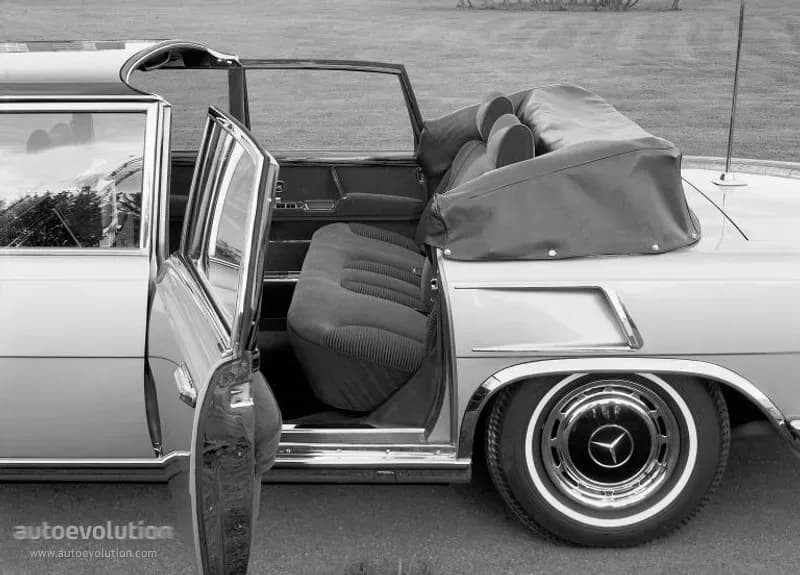 MERCEDES-BENZ-Pullman