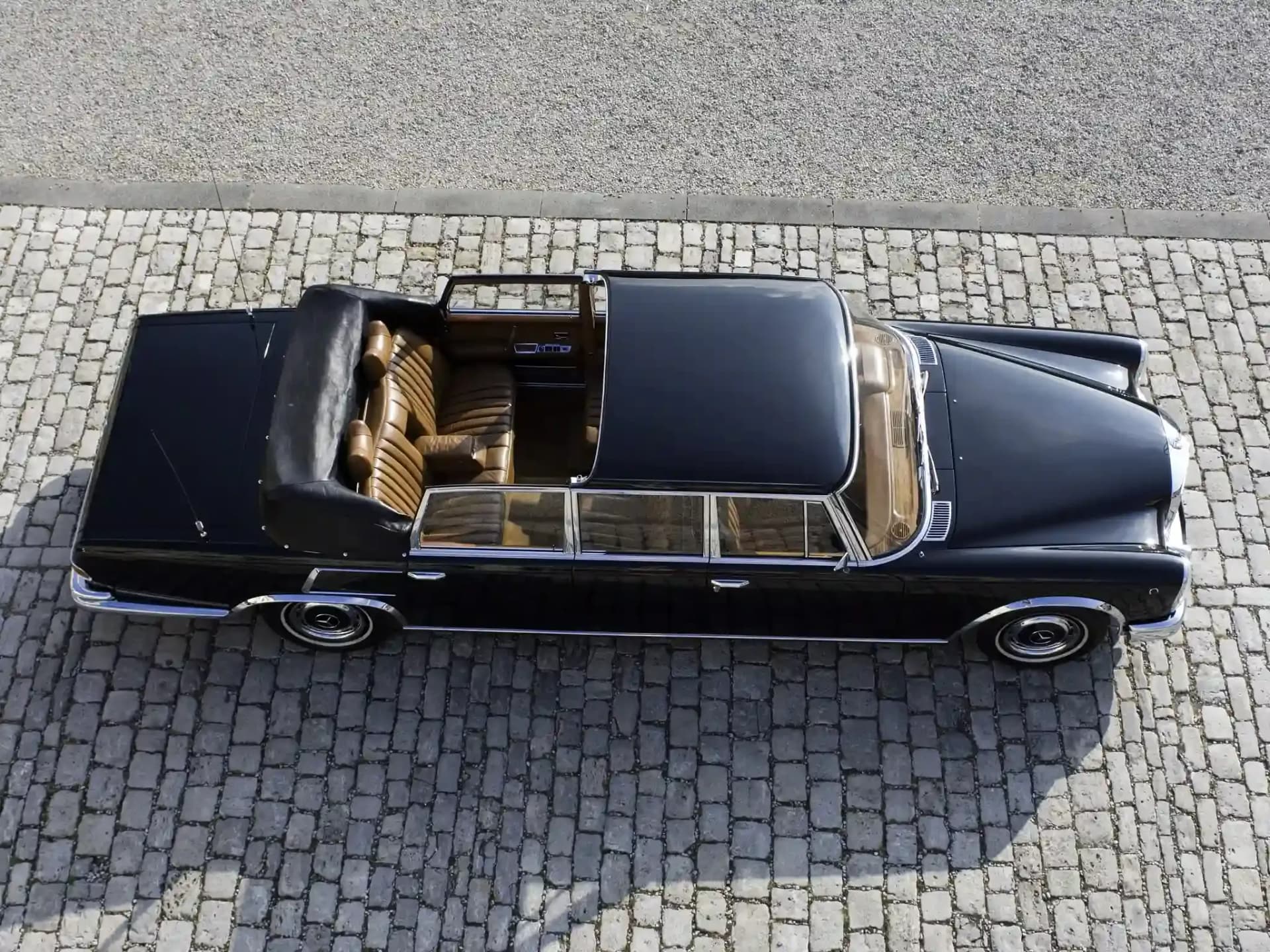 MERCEDES-BENZ-Pullman