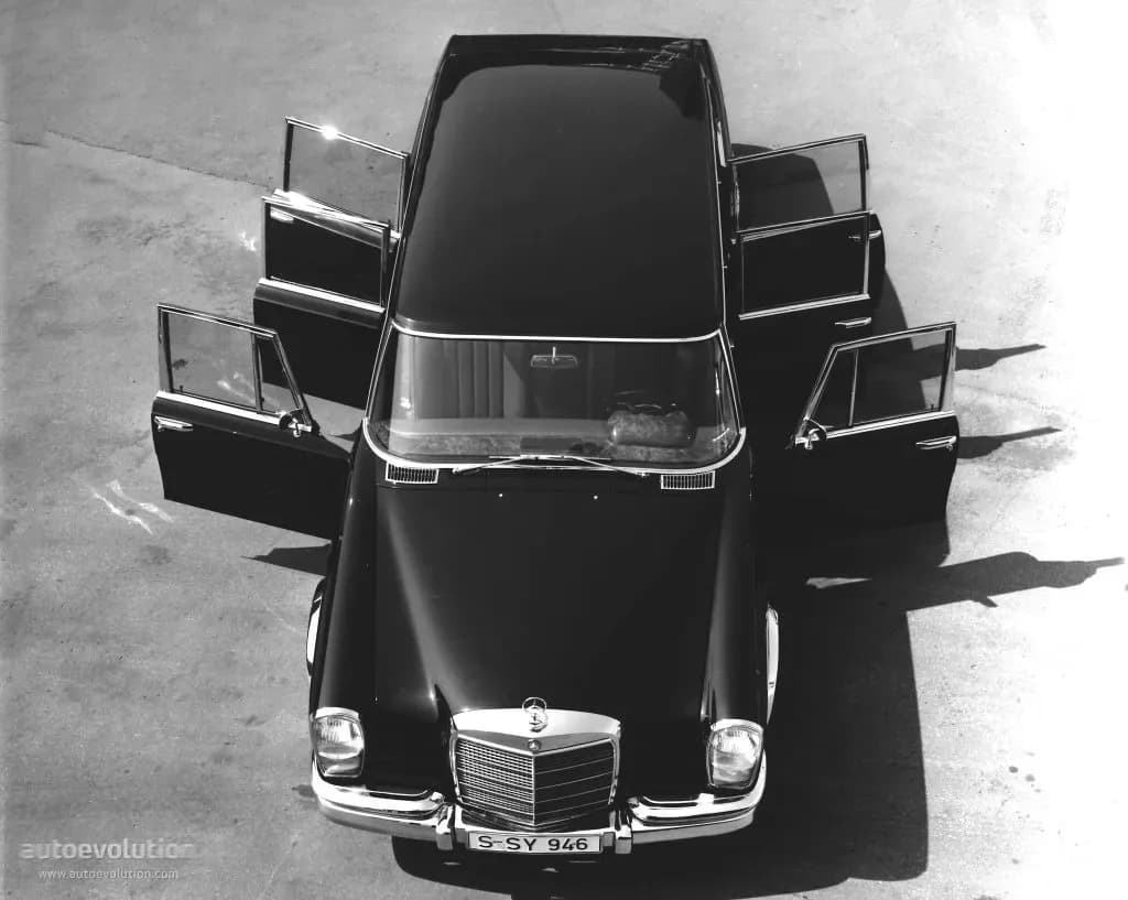 MERCEDES-BENZ-Pullman