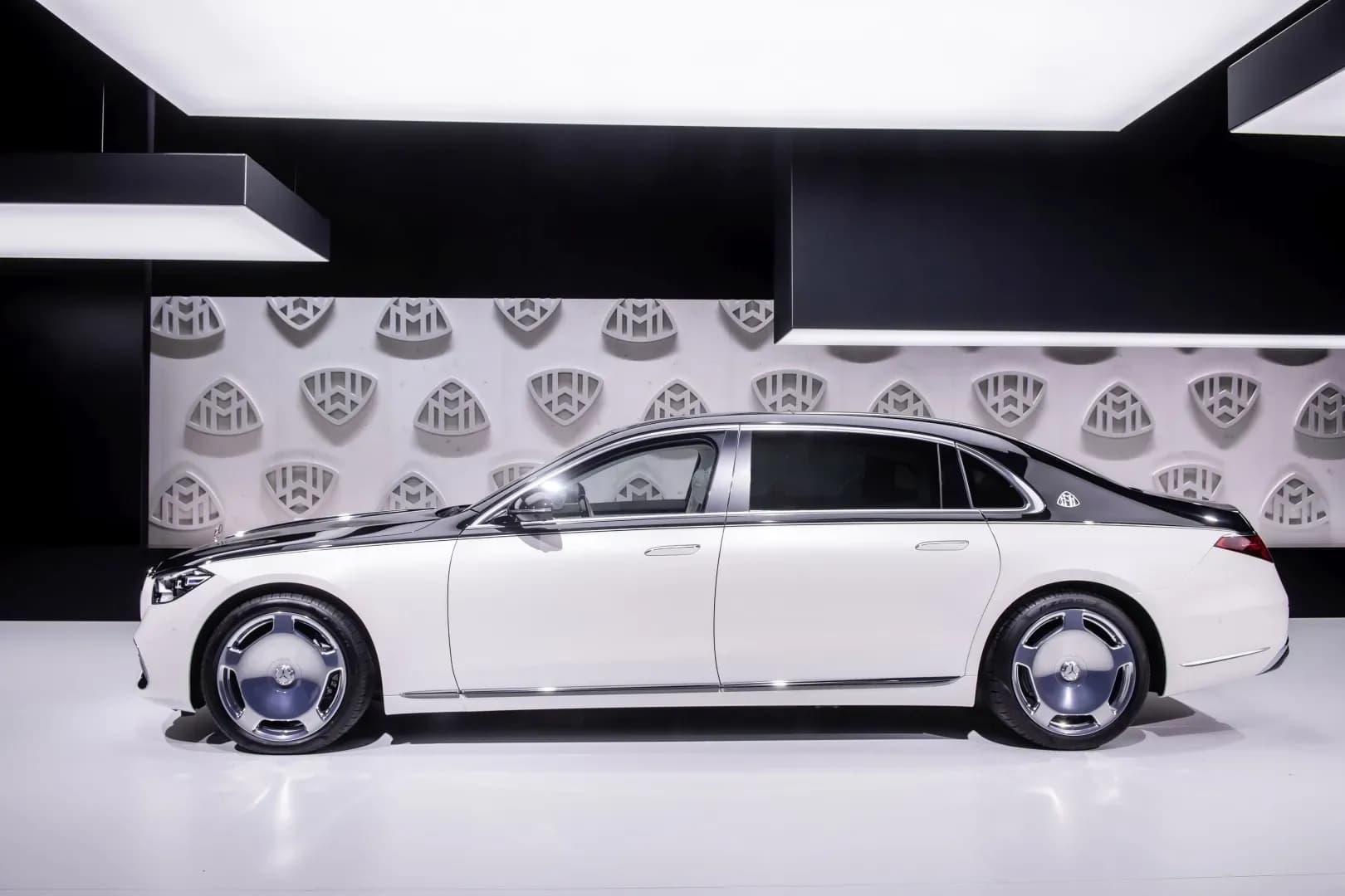 MERCEDES-BENZ-S-Class-Maybach