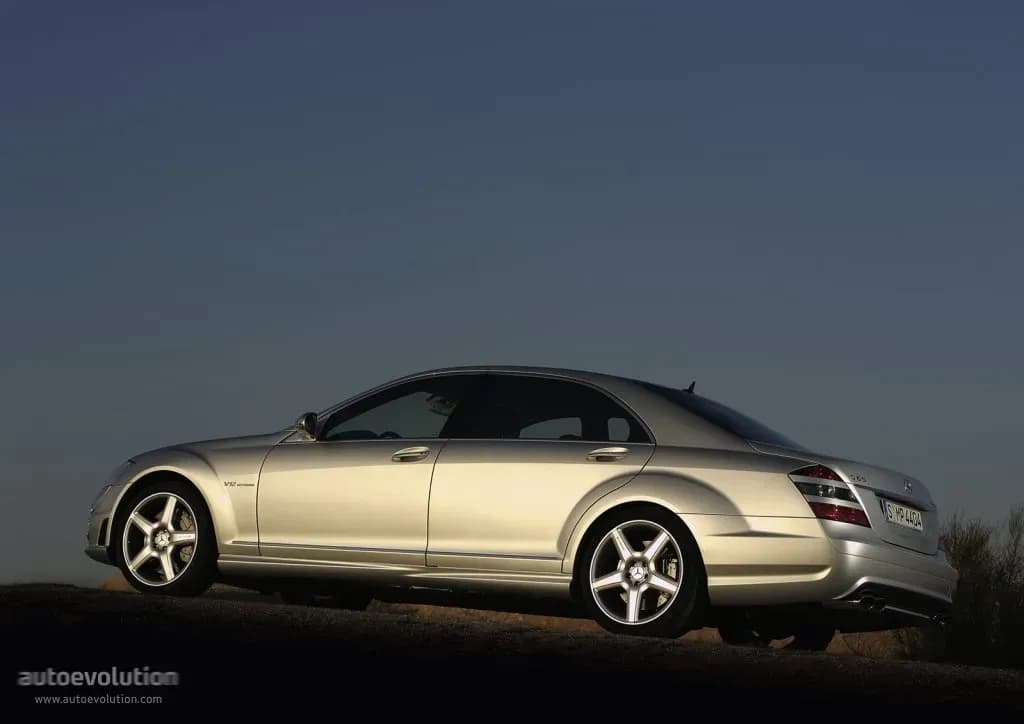MERCEDES-BENZ-S-Klasse-AMG
