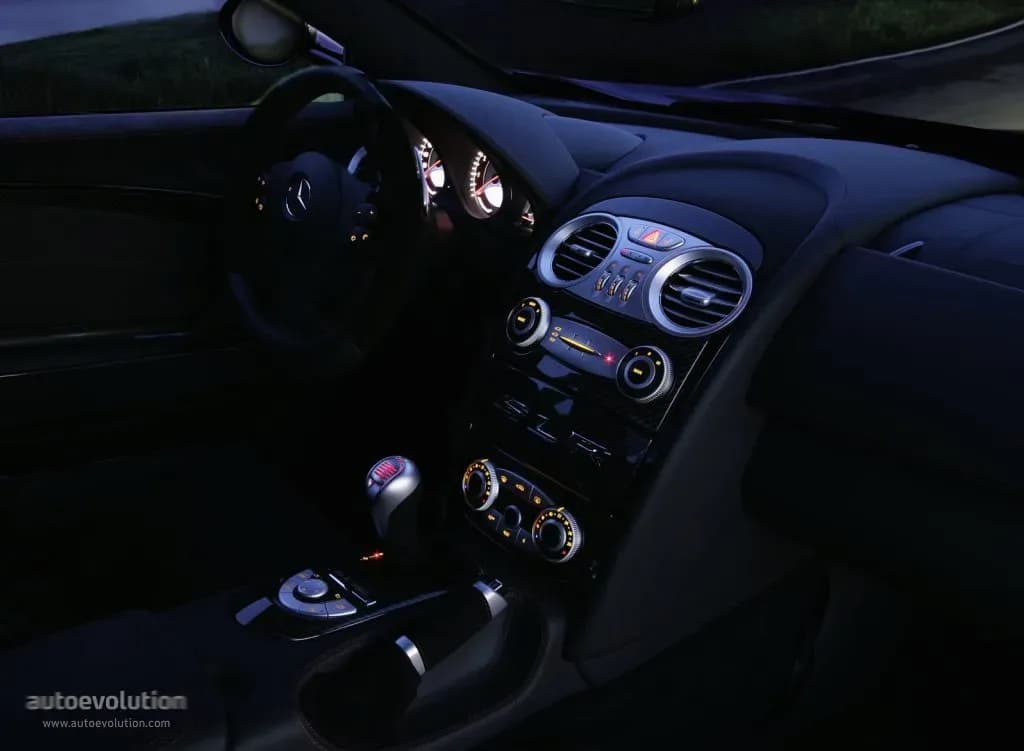 MERCEDES-BENZ-SLR-McLaren