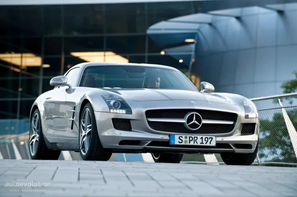 MERCEDES-BENZ-SLS-AMG