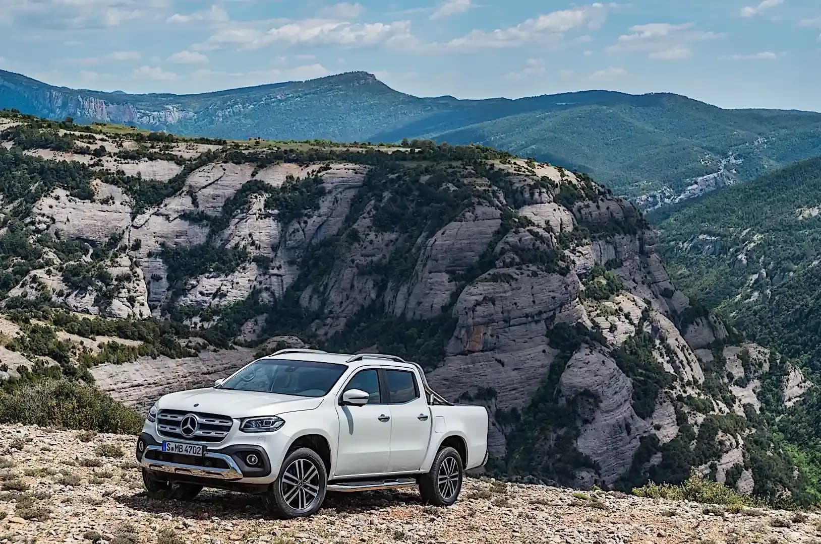 MERCEDES-BENZ-X-Class
